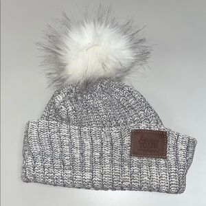 Love Your Melon Gray Knit Pom Beanie one size / preowned
